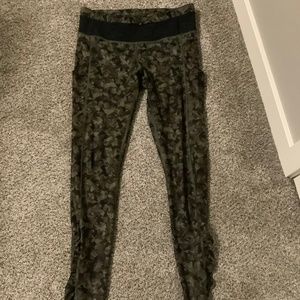 Camo print leggings